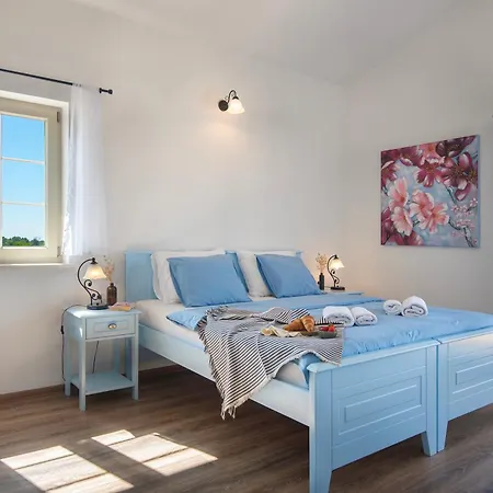 Villa Cinematic Istrian Escape With Private Pool
