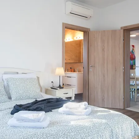 Villa Cinematic Istrian Escape With Private Pool *